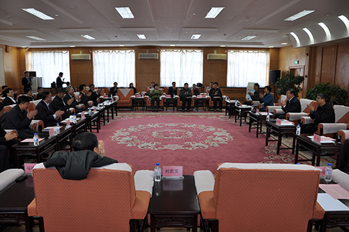 1月30日，全国人大副委员长、农工党中央主席陈竺来到我省进行调研，并就农工组织建设、医改和水污染防治召开座谈会。市委会领